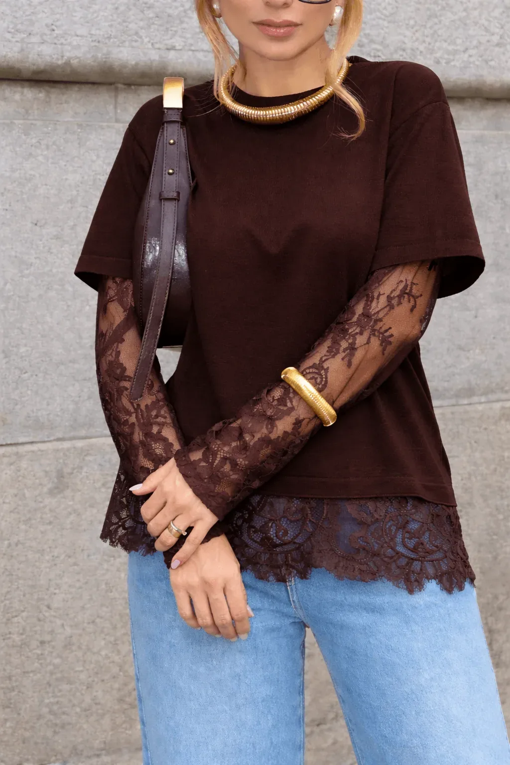 T-shirt Modal com renda chantilly — Marrom — Leev Store atacado Brás